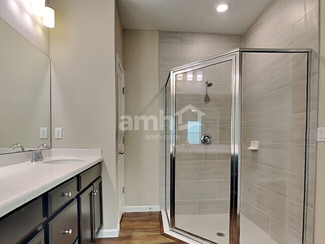 Building Photo - 111 Hemlock Point