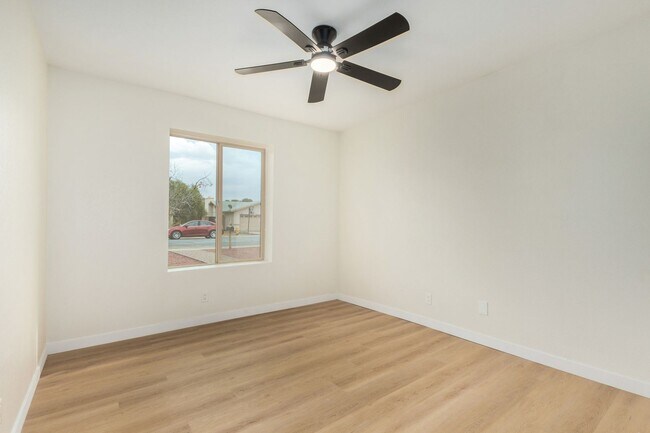Building Photo - Fully Remodeled 4-Bedroom Home in Prime Gi...