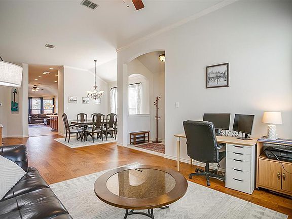 Building Photo - 2353 Clairborne Dr