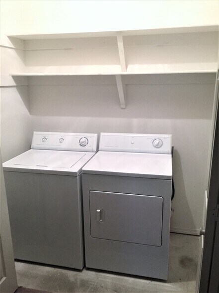 Building Photo - 1778 N Gregg Ave