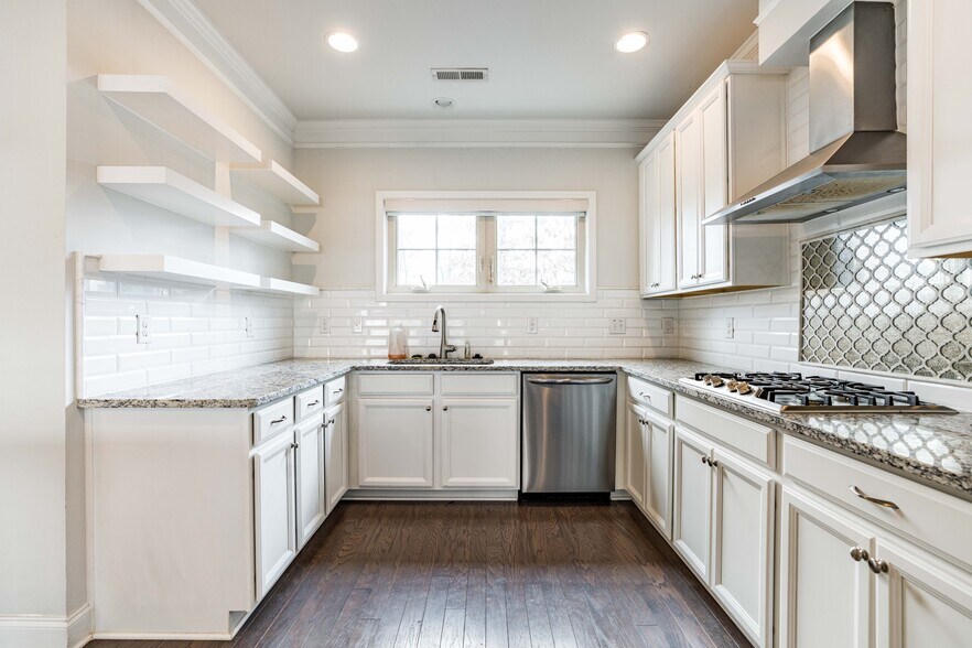 Building Photo - 321 View Dr