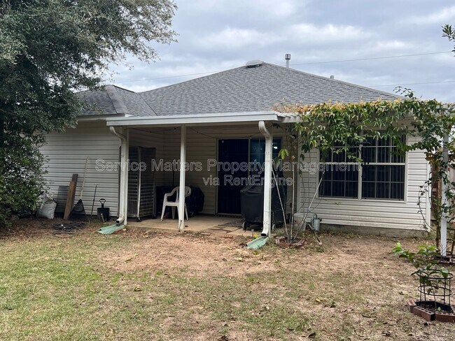 Building Photo - 2439 Redoubt Ave