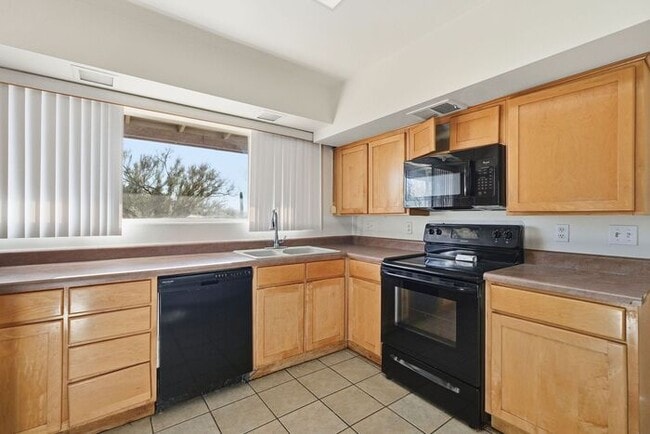 Building Photo - 2235 E Camino el Ganado