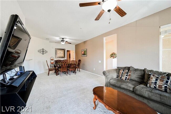 Building Photo - Beautiful townhouse for Rent!