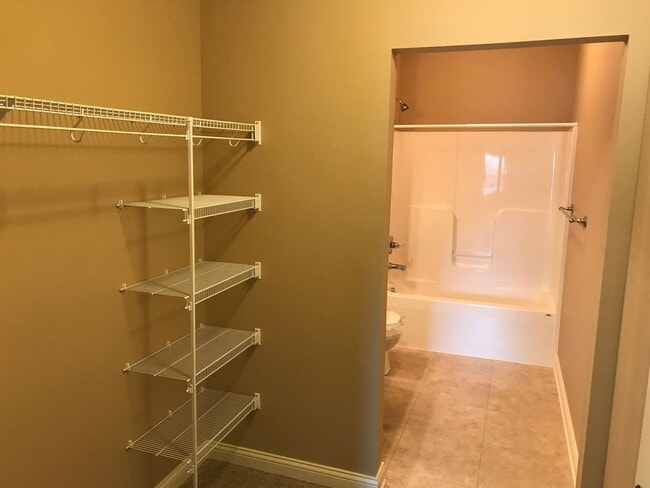 Building Photo - 2725 Northridge Pkwy