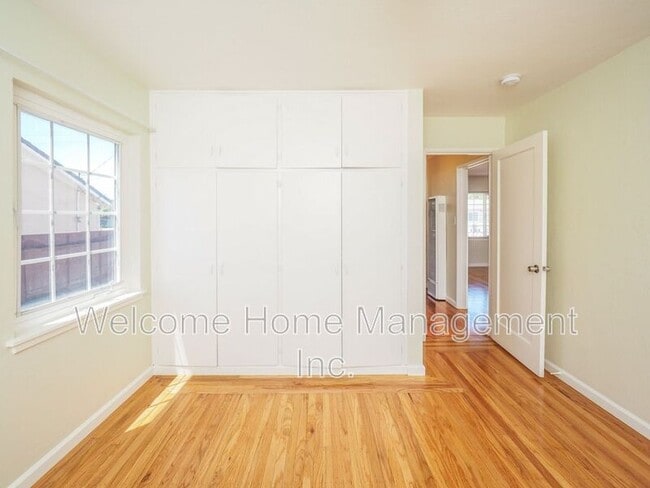 Building Photo - 15184 Norton St