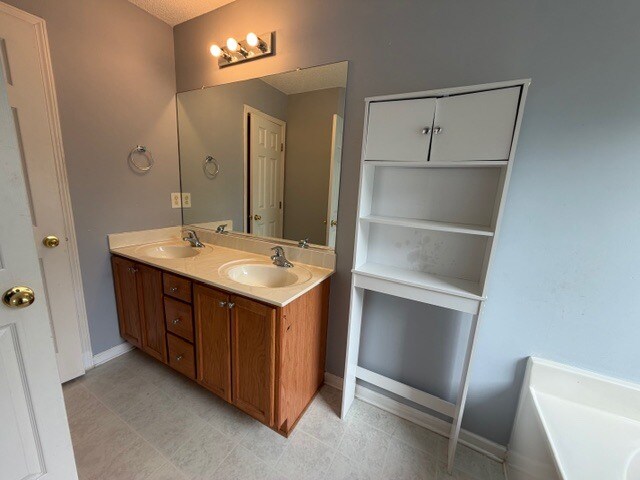 Building Photo - 6229 Creekbrooke Ct