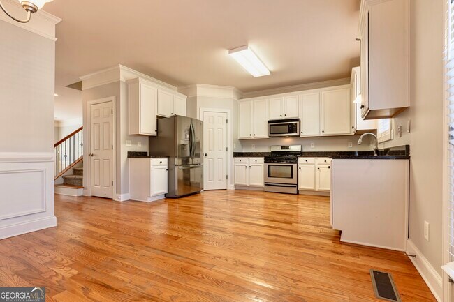 Building Photo - 2249 Ewell Park Dr NW