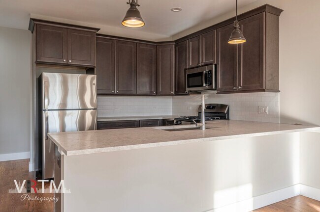Building Photo - 4211 N Elston Ave