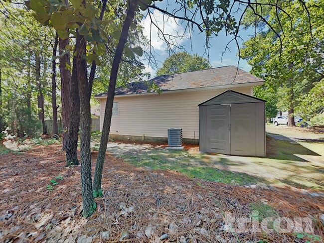 Building Photo - 22 Kingsway Rd