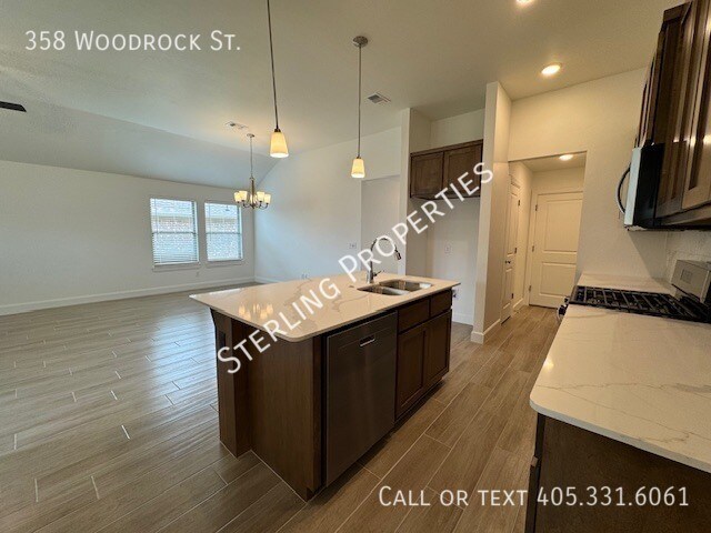 Building Photo - 358 Woodrock St