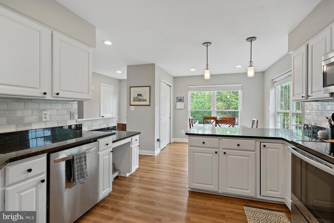 Building Photo - 6637 Kelsey Point Cir