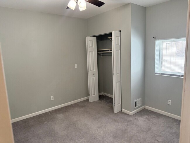 Building Photo - Austin - 10016/10020