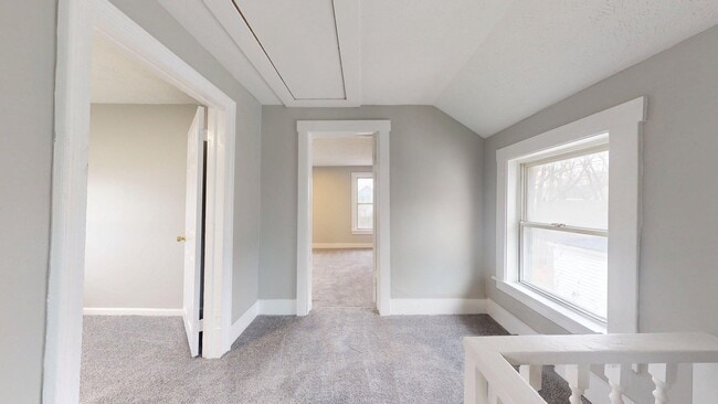 Building Photo - Lorain/W.73 neighborhood, updated 3 bed/1 bath single family house.