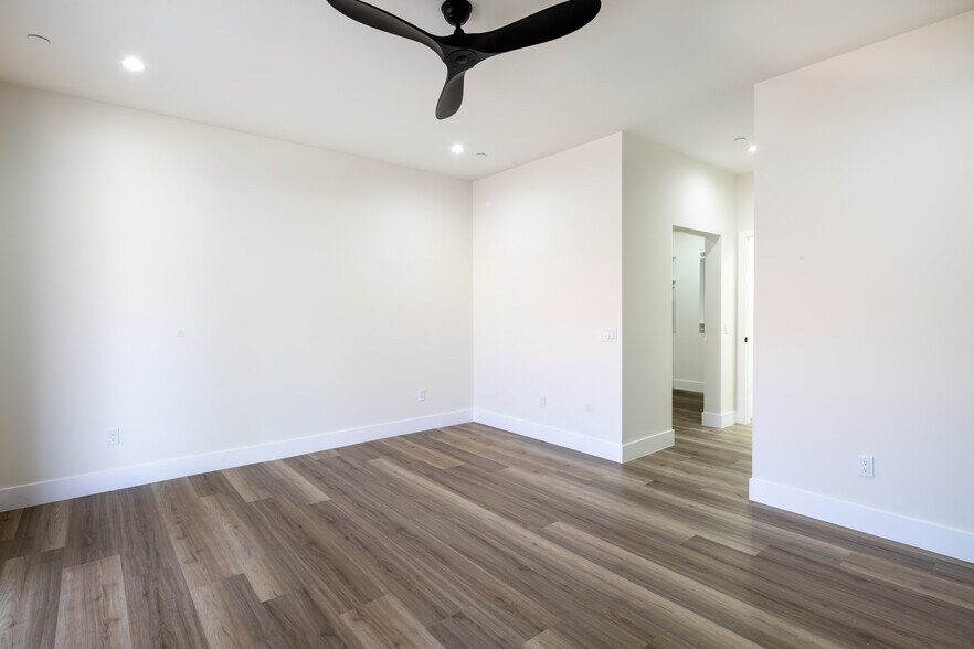 Building Photo - 13680 Mark Dr