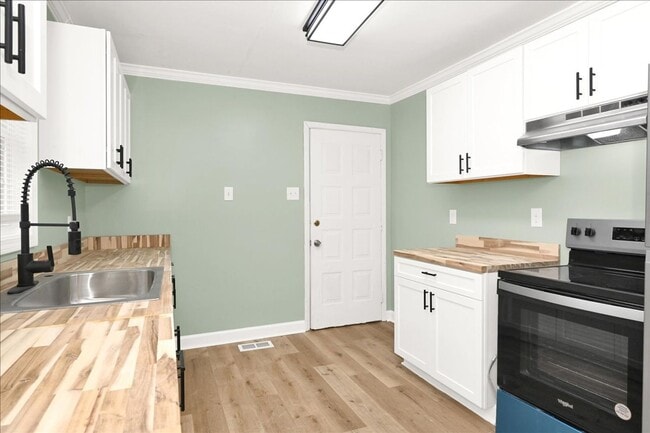 Building Photo - Charming 3-Bedroom 1.5 Bathroom Home in Decatur, AL – Move-In Ready!