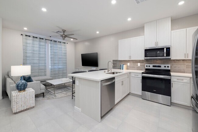 Building Photo - FULLY FURNISHED BRAND NEW TOWNHOME WITH 3 ...