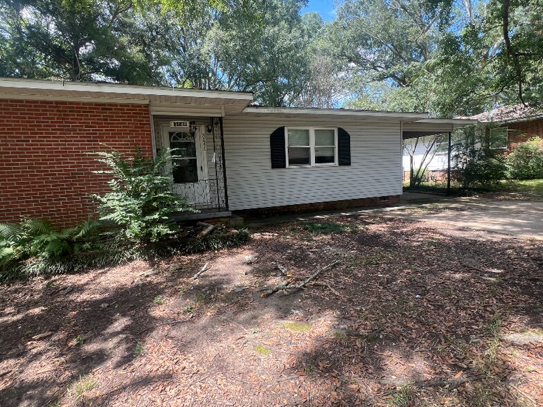 Building Photo - 3141 Oak Forest Dr