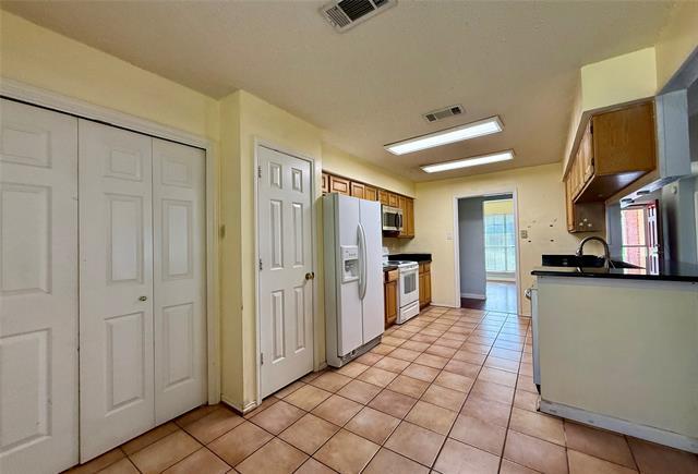 Building Photo - 2907 Sierra Dr