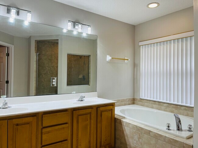 Building Photo - 117 Anchorage Ave