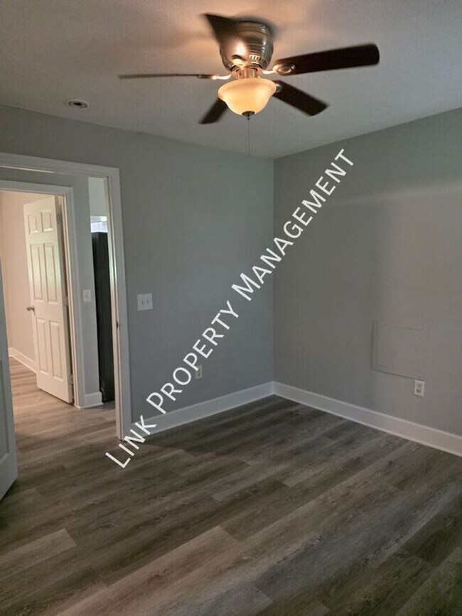 Building Photo - Don't Miss this 3BR/2BA Home with Large Detached Garage & Huge Backyard and Deck