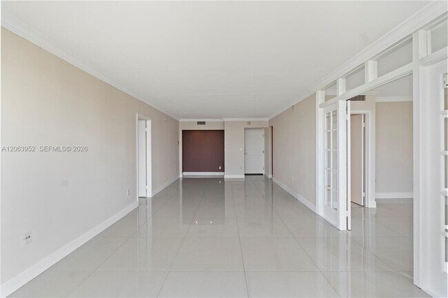 Building Photo - 3675 N Country Club Dr