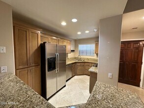 Building Photo - Two-Story Fully Furnished Townhome in Scottsdale – Available Now