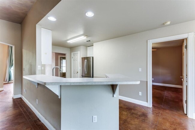 Building Photo - 5718 McCarty Ln