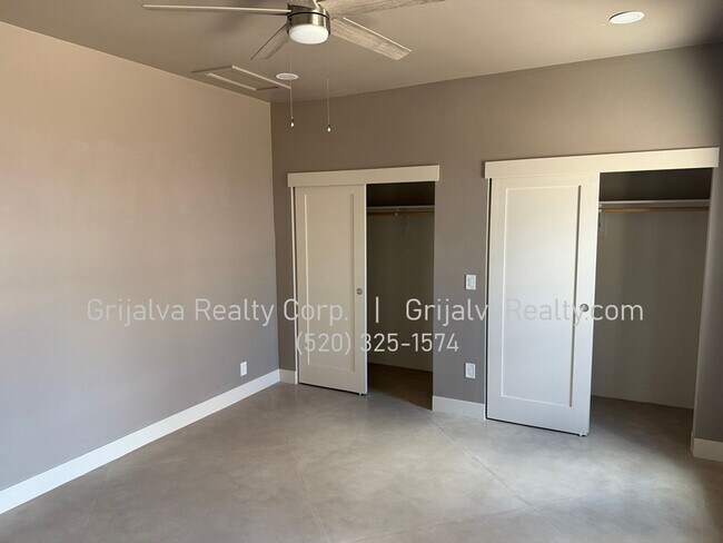 Building Photo - 3861 E 3rd St