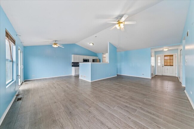 Building Photo - 10562 Casselberry N