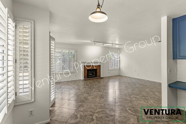 Building Photo - Spacious 4-Bed, 3-Bath Gem in Camarillo Heights