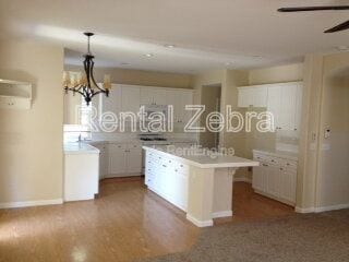 Building Photo - 626 Peachcrest Dr