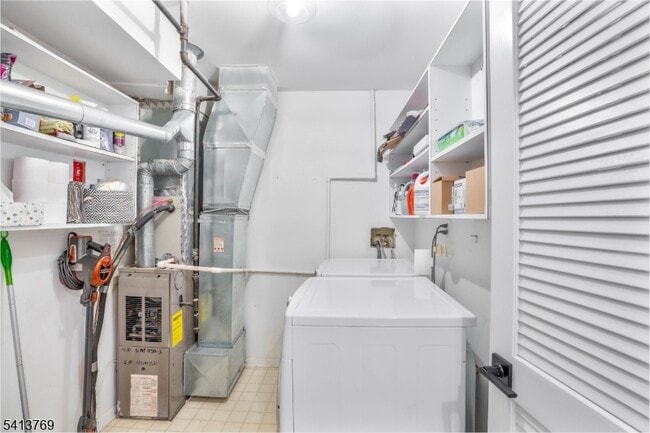 Building Photo - 8 Springholm Dr