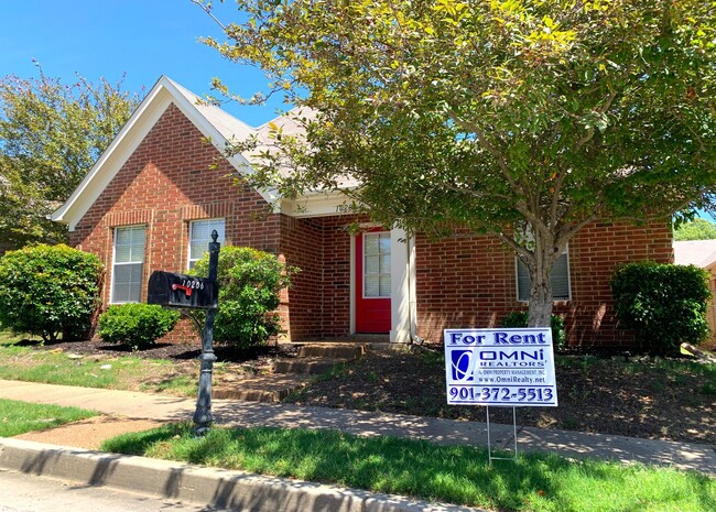 Primary Photo - Awesome Home for Rent!!!! UNDER REPAIR