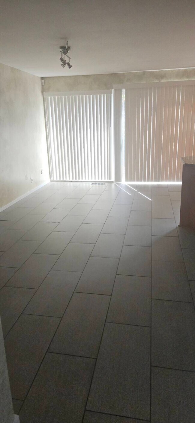 Building Photo - 16248 NE 29th St