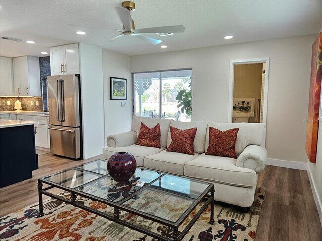 Building Photo - 917 S Gondola Dr