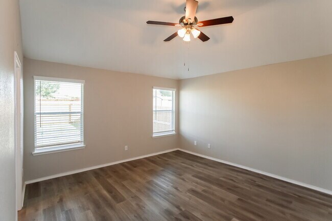 Building Photo - 1304 Barrel Run