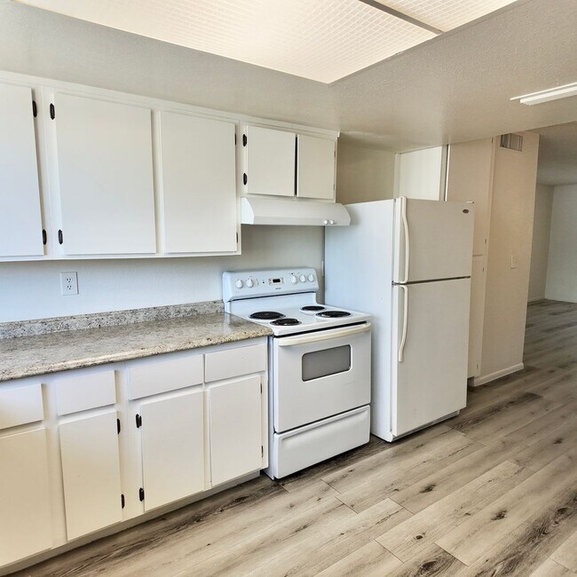 Building Photo - 3363 W Harmont Dr