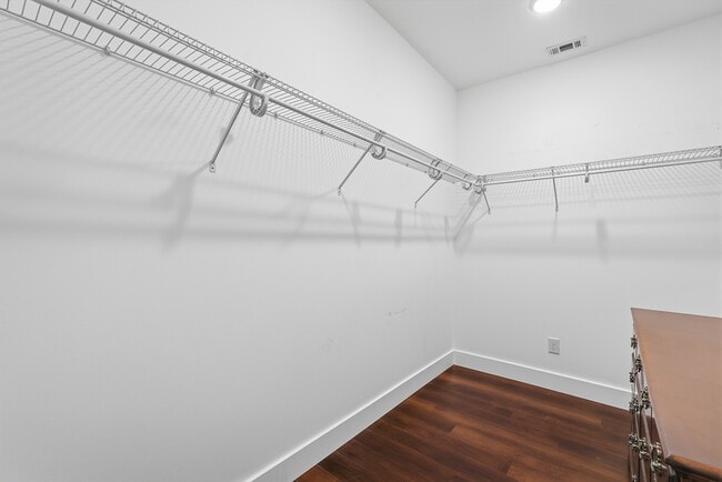 Building Photo - Prime Coastal Location!