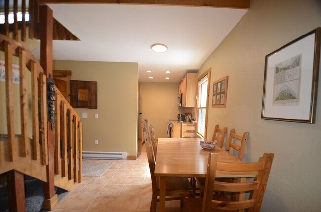 Building Photo - Pets Negotiable!  Walk to town, community hot tub! 2 month lease!