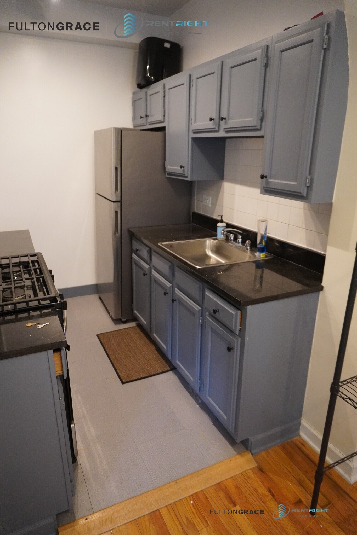 Building Photo - 426 W Briar Pl