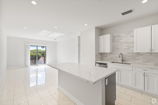 Interior Photo - 29 Palmetto