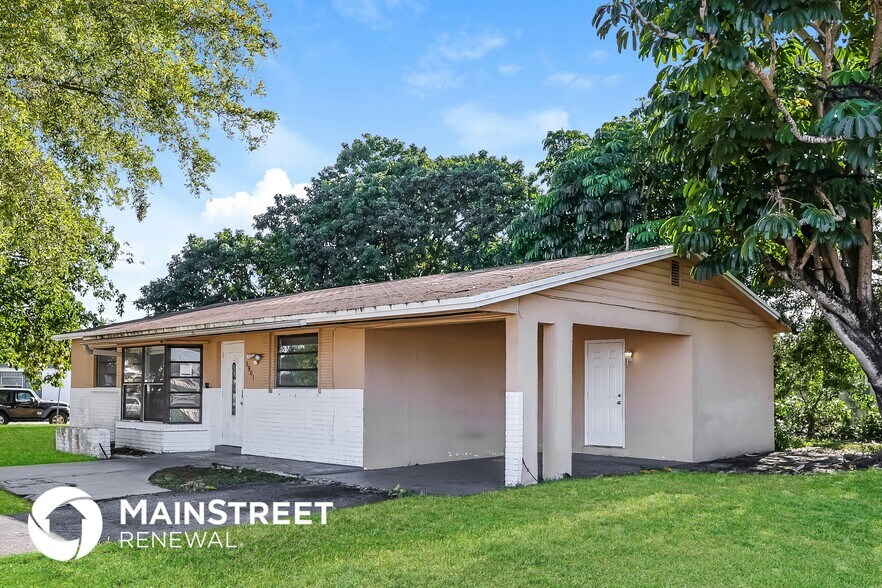 Building Photo - 5801 Royal Palm Blvd