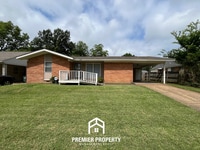Building Photo - Charming 3BR/2BA in 38118 | Hardwood Floors, Formal Dining & Fenced Yard