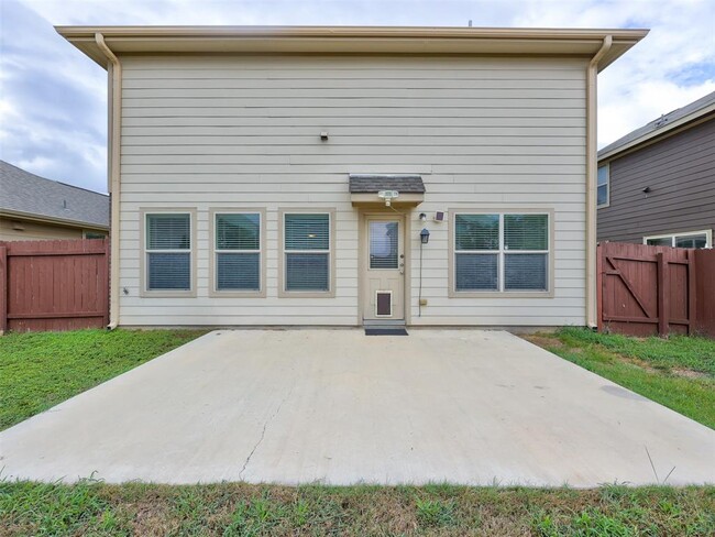 Building Photo - 180 Housefinch Loop