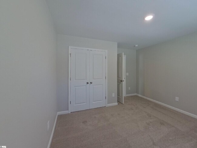 Building Photo - 575 Wooden Duck St