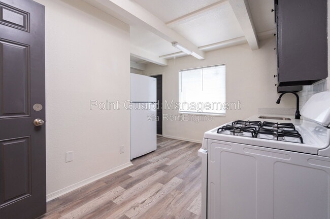 Building Photo - 1341 W Dora St
