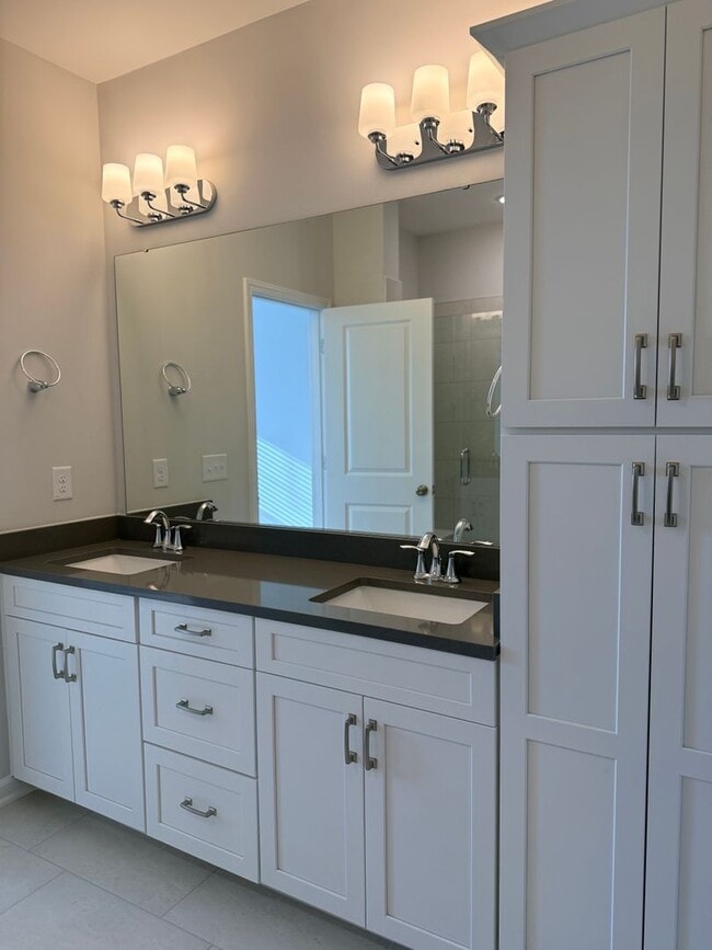 Building Photo - AMAZING Residence, Near Educational Facilities, With Wonderful Amenities!