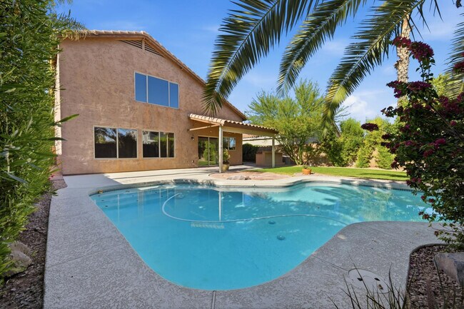 Building Photo - 3165 E Desert Ln