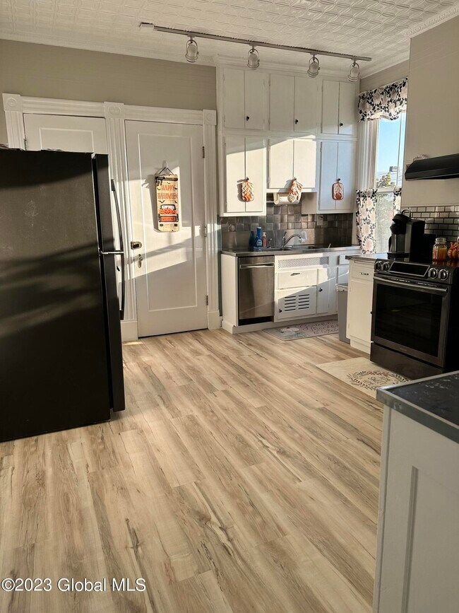 Building Photo - 37 McElwain Ave